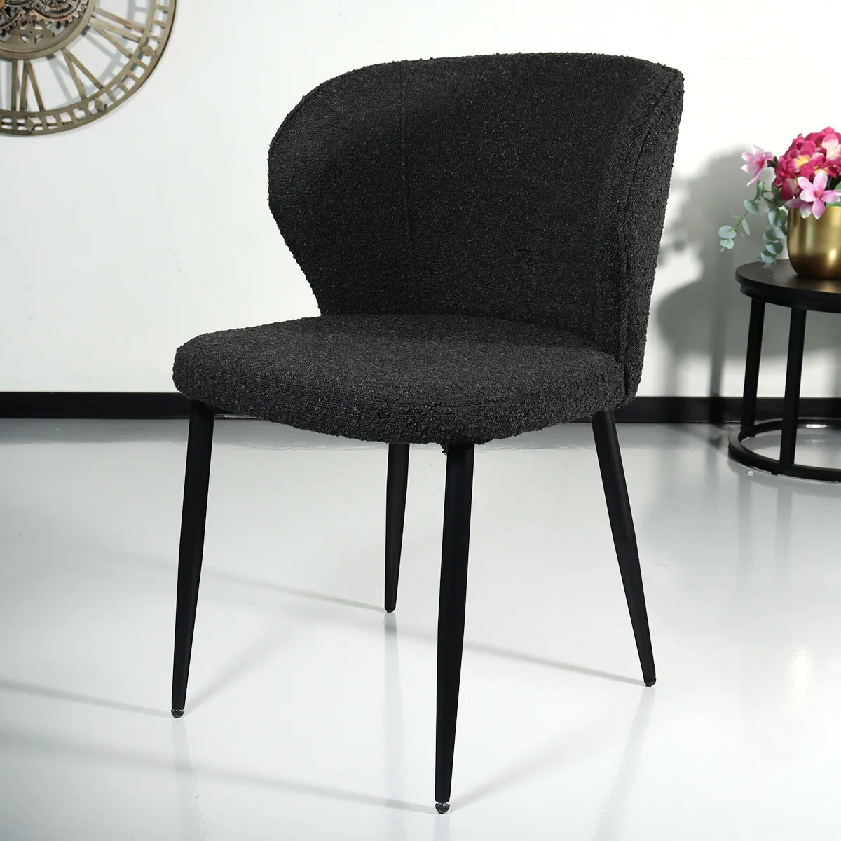 Chaise de salle à manger Coco en velours côtelé noir