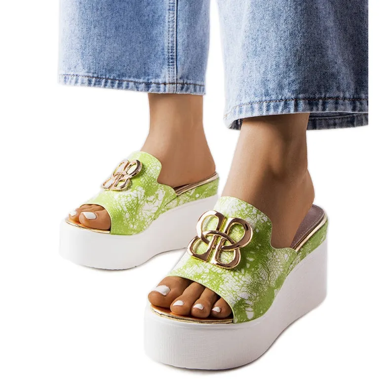 Claquettes compensées vert havane