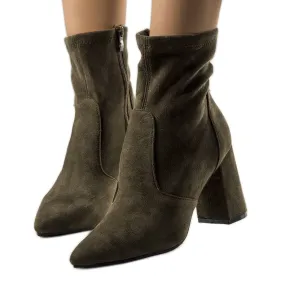 PA1 Bottines vertes sur le poteau de Kensley